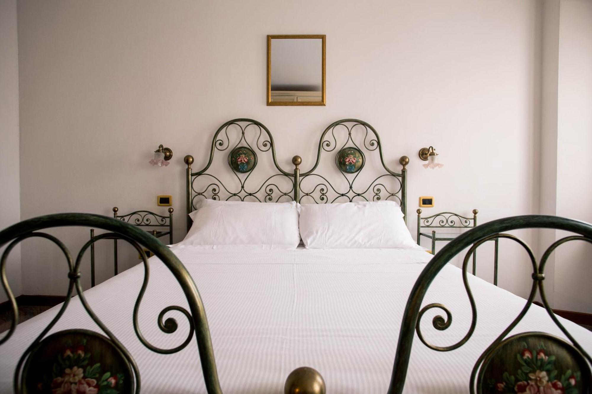 Hotel e Locanda La Bastia Valeggio sul Mincio Esterno foto