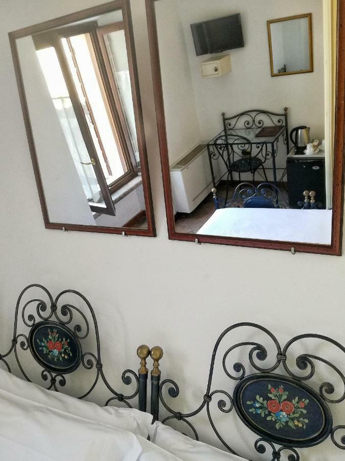 Hotel e Locanda La Bastia Valeggio sul Mincio Esterno foto